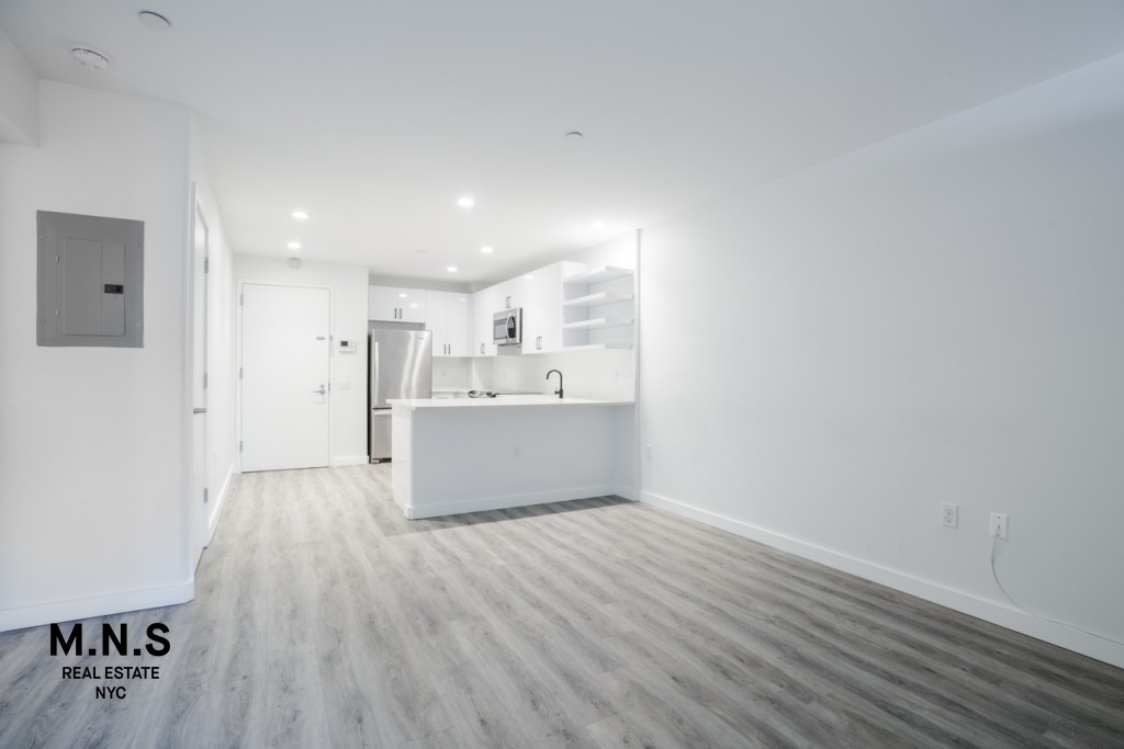 387 Manhattan Avenue Greenpoint Brooklyn NY 11211
