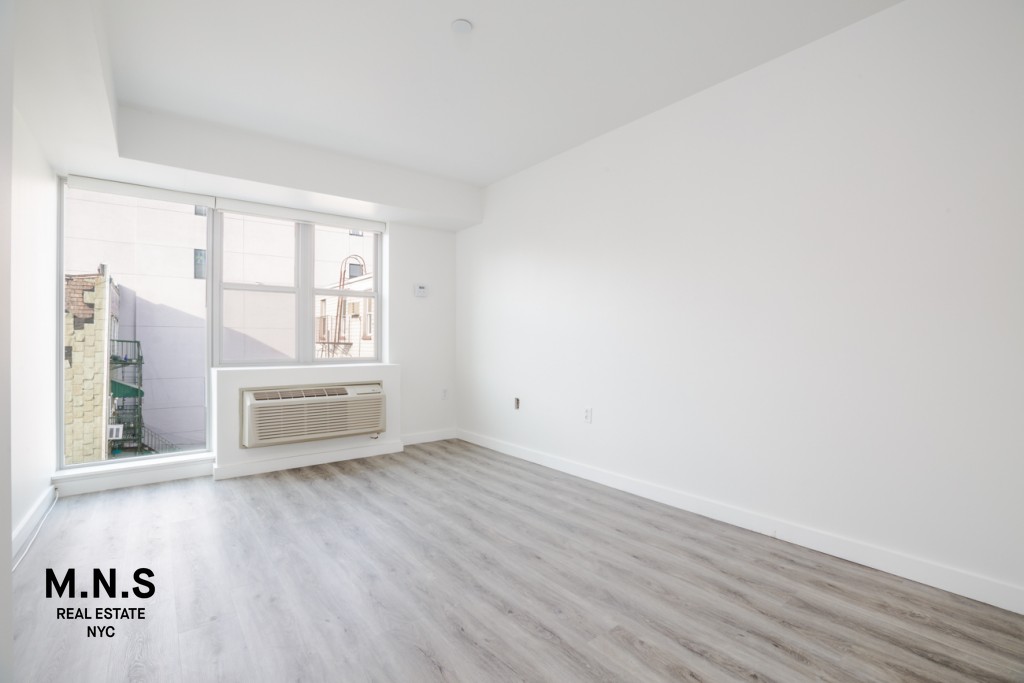 387 Manhattan Avenue Greenpoint Brooklyn NY 11211
