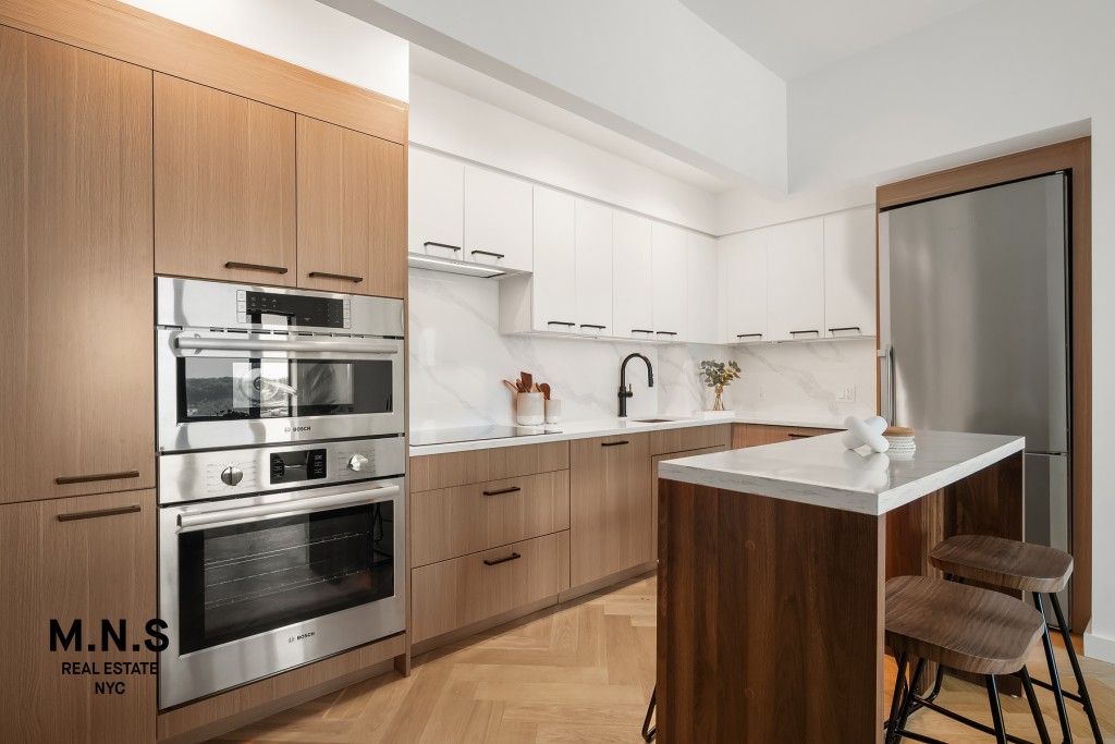 22-54 46th Street 602 Steinway-Ditmars Queens NY 11105