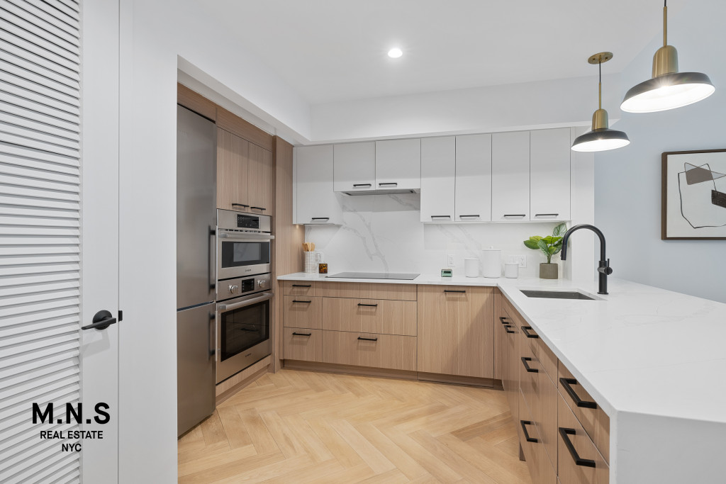 22-54 46th Street 804 Steinway-Ditmars Queens NY 11105