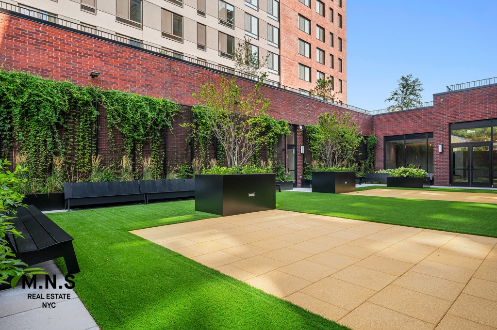 22-54 46th Street 504 Steinway-Ditmars Queens NY 11105